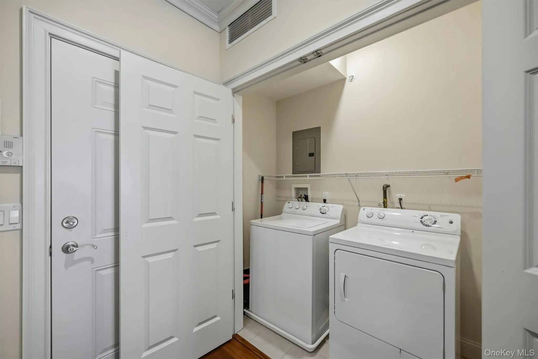 1309 Views Way, Ramapo, NY, 2 Bedrooms Bedrooms, 7 Rooms Rooms,2 BathroomsBathrooms,Residential,For Rent,Views,0,1032970 1309 Views Way, Ramapo, NY, 2 Bedrooms Bedrooms, 7 Rooms Rooms,2 BathroomsBathrooms,Residential,For Rent,Views,0,1032970
