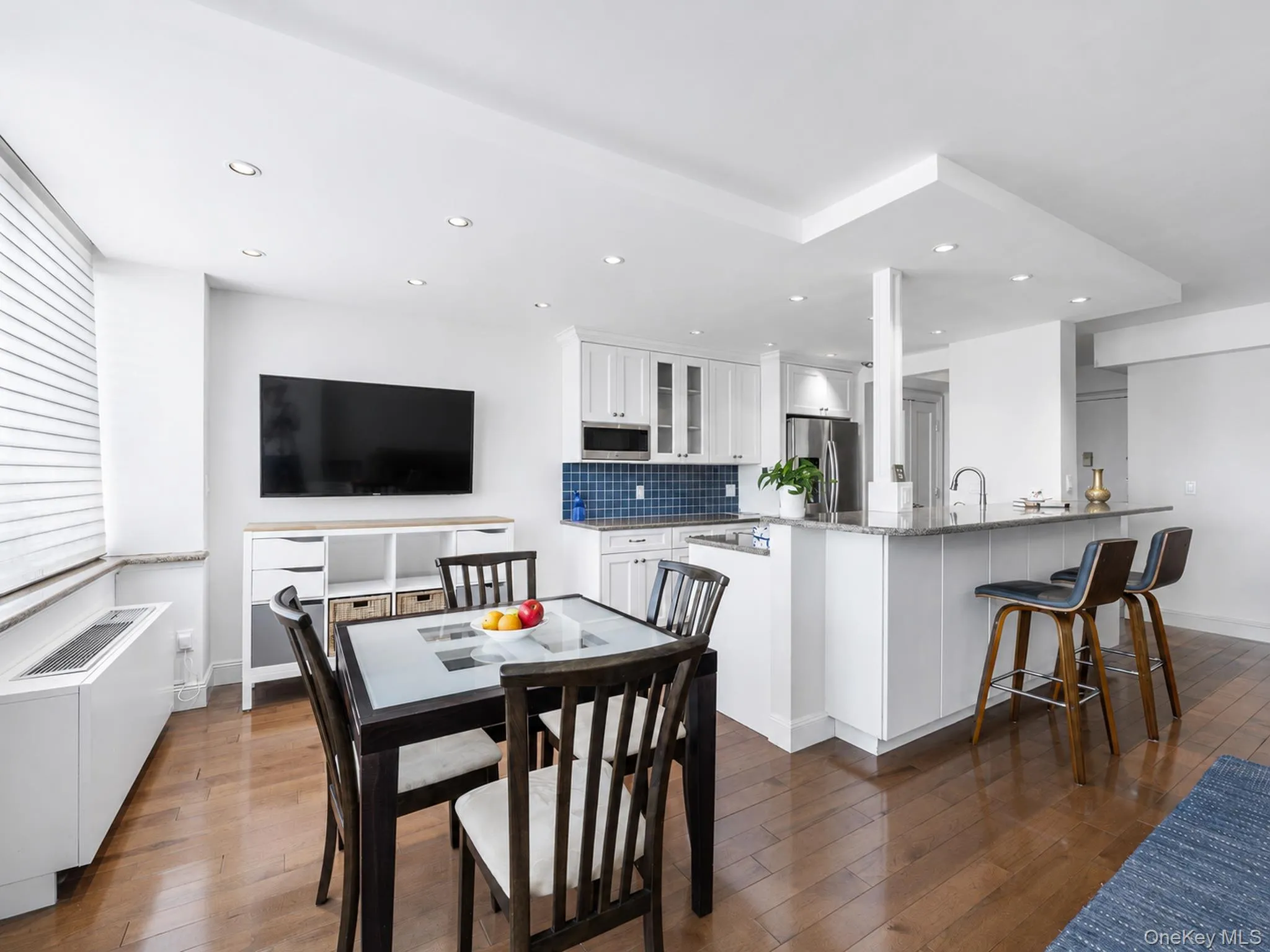 4-74 48th Avenue, New York, NY, 1 Bedroom Bedrooms, 4 Rooms Rooms,1 BathroomBathrooms,Residential,For Rent,48th Avenue,0,1032973 4-74 48th Avenue, New York, NY, 1 Bedroom Bedrooms, 4 Rooms Rooms,1 BathroomBathrooms,Residential,For Rent,48th Avenue,0,1032973