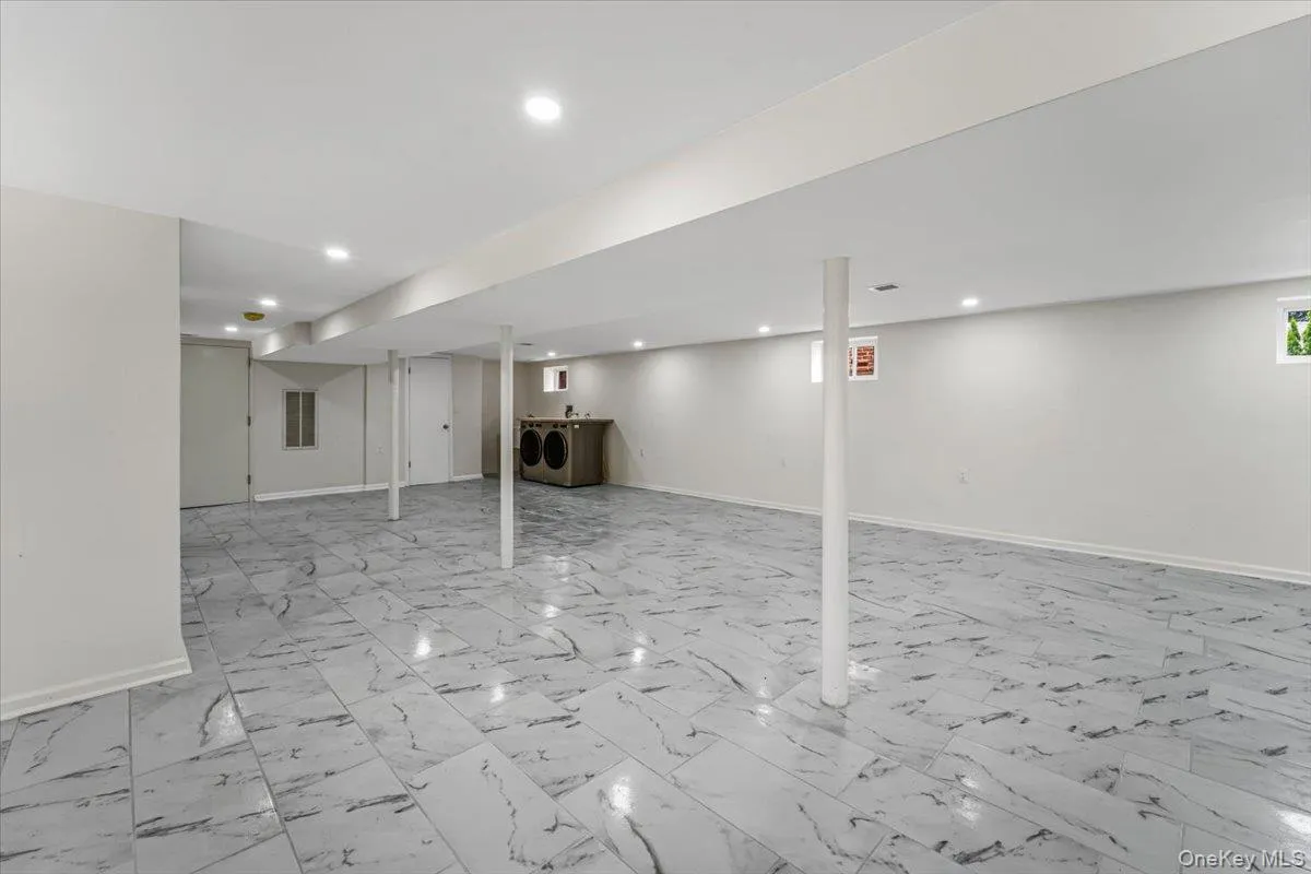 8341 Little Neck Parkway, New York, NY, 5 Bedrooms Bedrooms, 8 Rooms Rooms,4 BathroomsBathrooms,Residential,For Rent,Little Neck,0,1032975 8341 Little Neck Parkway, New York, NY, 5 Bedrooms Bedrooms, 8 Rooms Rooms,4 BathroomsBathrooms,Residential,For Rent,Little Neck,0,1032975