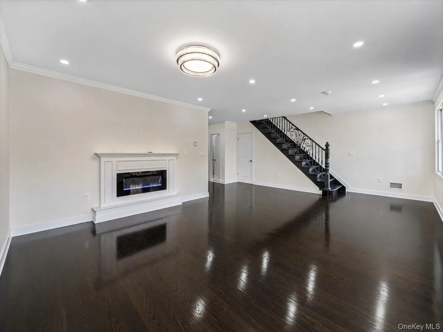 8341 Little Neck Parkway, New York, NY, 5 Bedrooms Bedrooms, 8 Rooms Rooms,4 BathroomsBathrooms,Residential,For Rent,Little Neck,0,1032975 8341 Little Neck Parkway, New York, NY, 5 Bedrooms Bedrooms, 8 Rooms Rooms,4 BathroomsBathrooms,Residential,For Rent,Little Neck,0,1032975