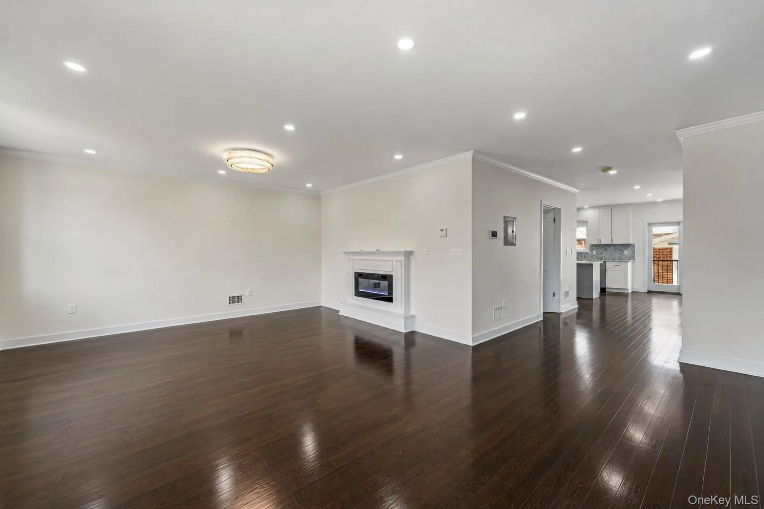 8341 Little Neck Parkway, New York, NY, 5 Bedrooms Bedrooms, 8 Rooms Rooms,4 BathroomsBathrooms,Residential,For Rent,Little Neck,0,1032975 8341 Little Neck Parkway, New York, NY, 5 Bedrooms Bedrooms, 8 Rooms Rooms,4 BathroomsBathrooms,Residential,For Rent,Little Neck,0,1032975