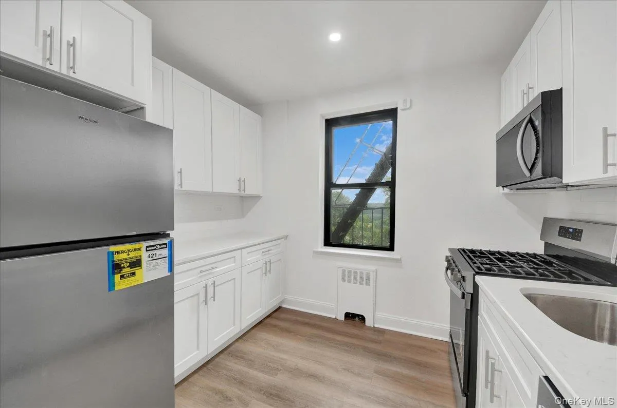 3840 Greystone Avenue, New York, NY, 1 Bedroom Bedrooms, 4 Rooms Rooms,1 BathroomBathrooms,Residential,For Rent,Greystone,0,1032978 3840 Greystone Avenue, New York, NY, 1 Bedroom Bedrooms, 4 Rooms Rooms,1 BathroomBathrooms,Residential,For Rent,Greystone,0,1032978