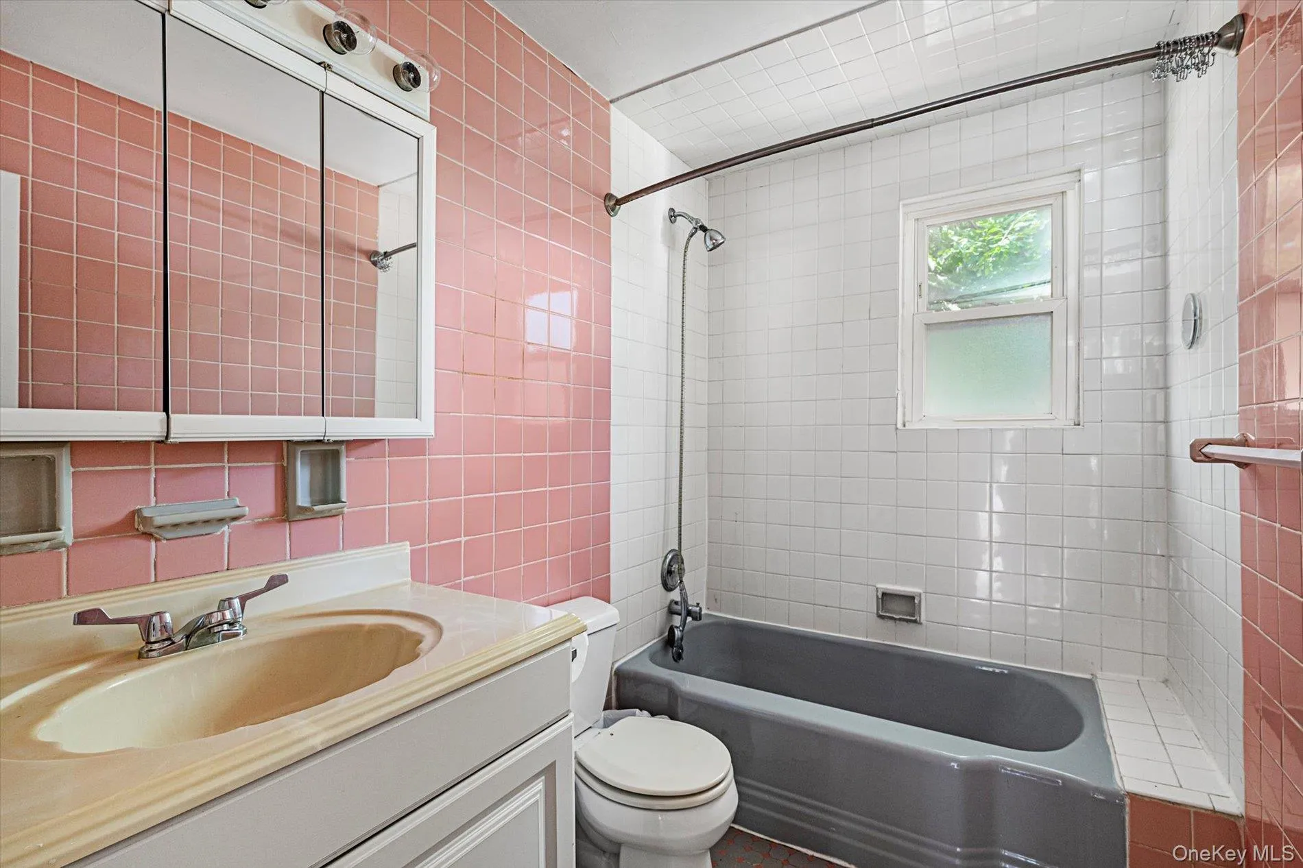 307 Old Country Road, Huntington, NY, 4 Bedrooms Bedrooms, 8 Rooms Rooms,2 BathroomsBathrooms,Residential,For Rent,Old Country,0,1032983 307 Old Country Road, Huntington, NY, 4 Bedrooms Bedrooms, 8 Rooms Rooms,2 BathroomsBathrooms,Residential,For Rent,Old Country,0,1032983