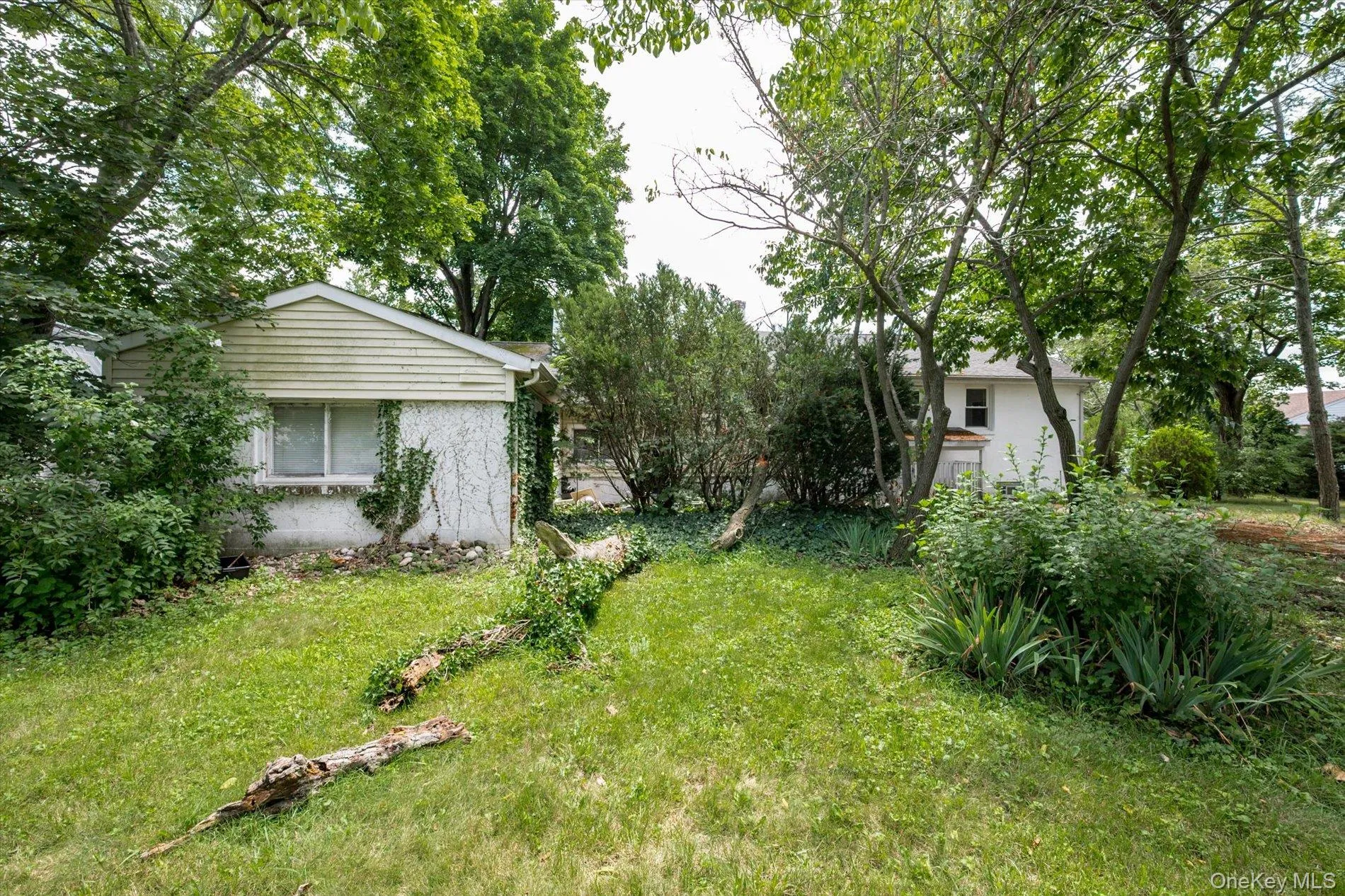 307 Old Country Road, Huntington, NY, 4 Bedrooms Bedrooms, 8 Rooms Rooms,2 BathroomsBathrooms,Residential,For Rent,Old Country,0,1032983 307 Old Country Road, Huntington, NY, 4 Bedrooms Bedrooms, 8 Rooms Rooms,2 BathroomsBathrooms,Residential,For Rent,Old Country,0,1032983