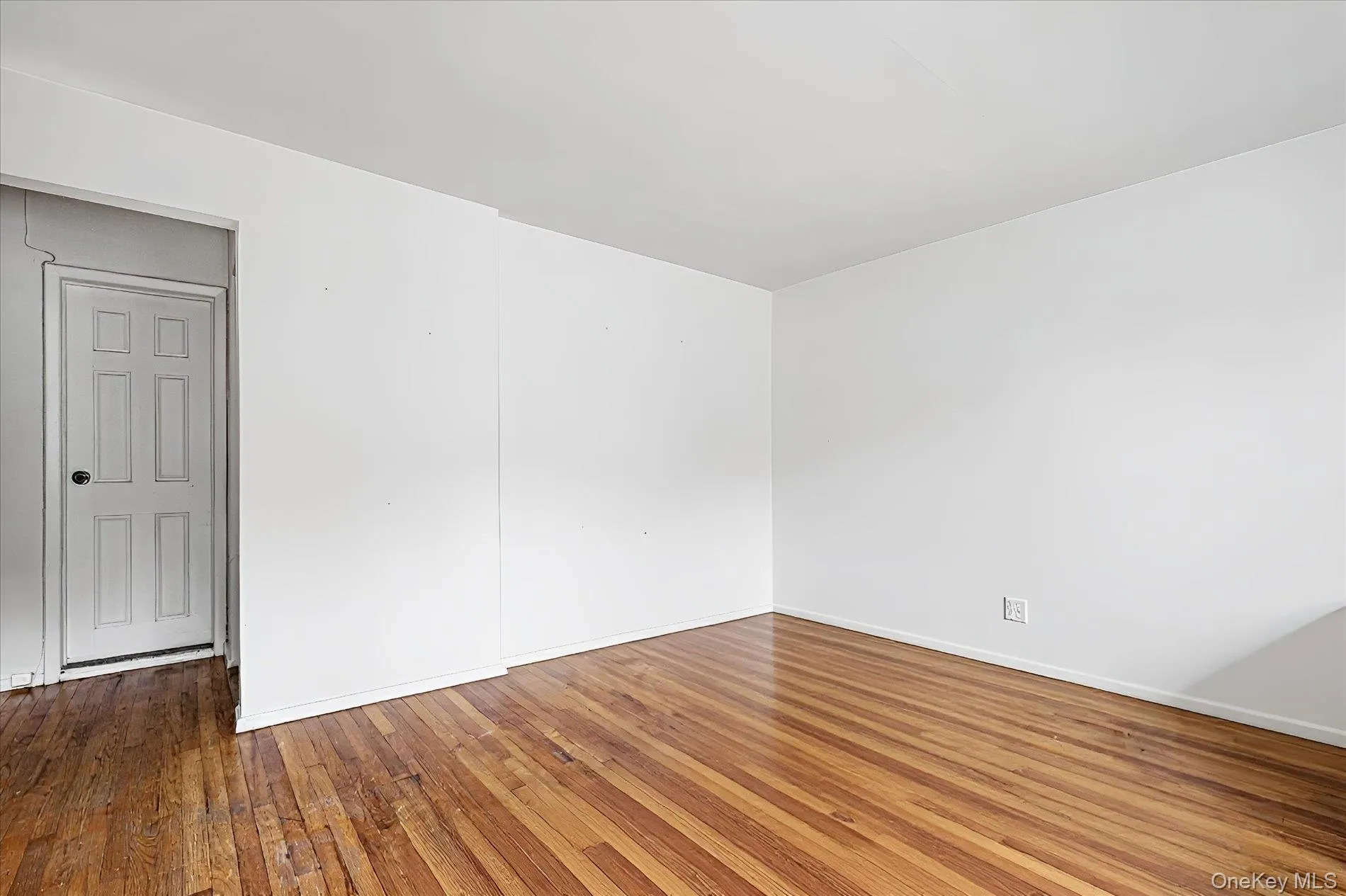 307 Old Country Road, Huntington, NY, 4 Bedrooms Bedrooms, 8 Rooms Rooms,2 BathroomsBathrooms,Residential,For Rent,Old Country,0,1032983 307 Old Country Road, Huntington, NY, 4 Bedrooms Bedrooms, 8 Rooms Rooms,2 BathroomsBathrooms,Residential,For Rent,Old Country,0,1032983