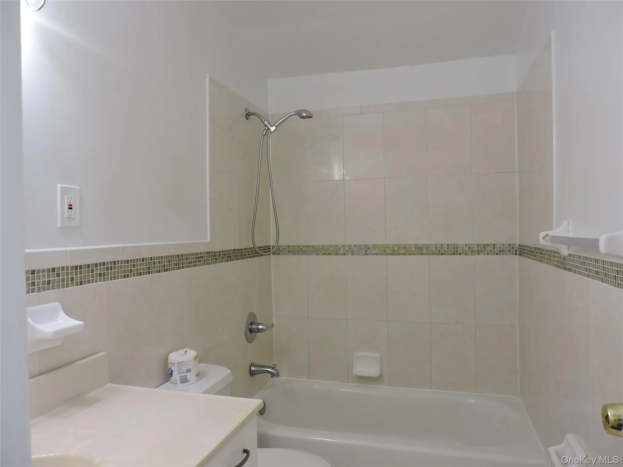 134-46 161st Street, New York, NY, 3 Bedrooms Bedrooms, 6 Rooms Rooms,2 BathroomsBathrooms,Residential Lease,For Rent,161st,0,1032989 134-46 161st Street, New York, NY, 3 Bedrooms Bedrooms, 6 Rooms Rooms,2 BathroomsBathrooms,Residential Lease,For Rent,161st,0,1032989