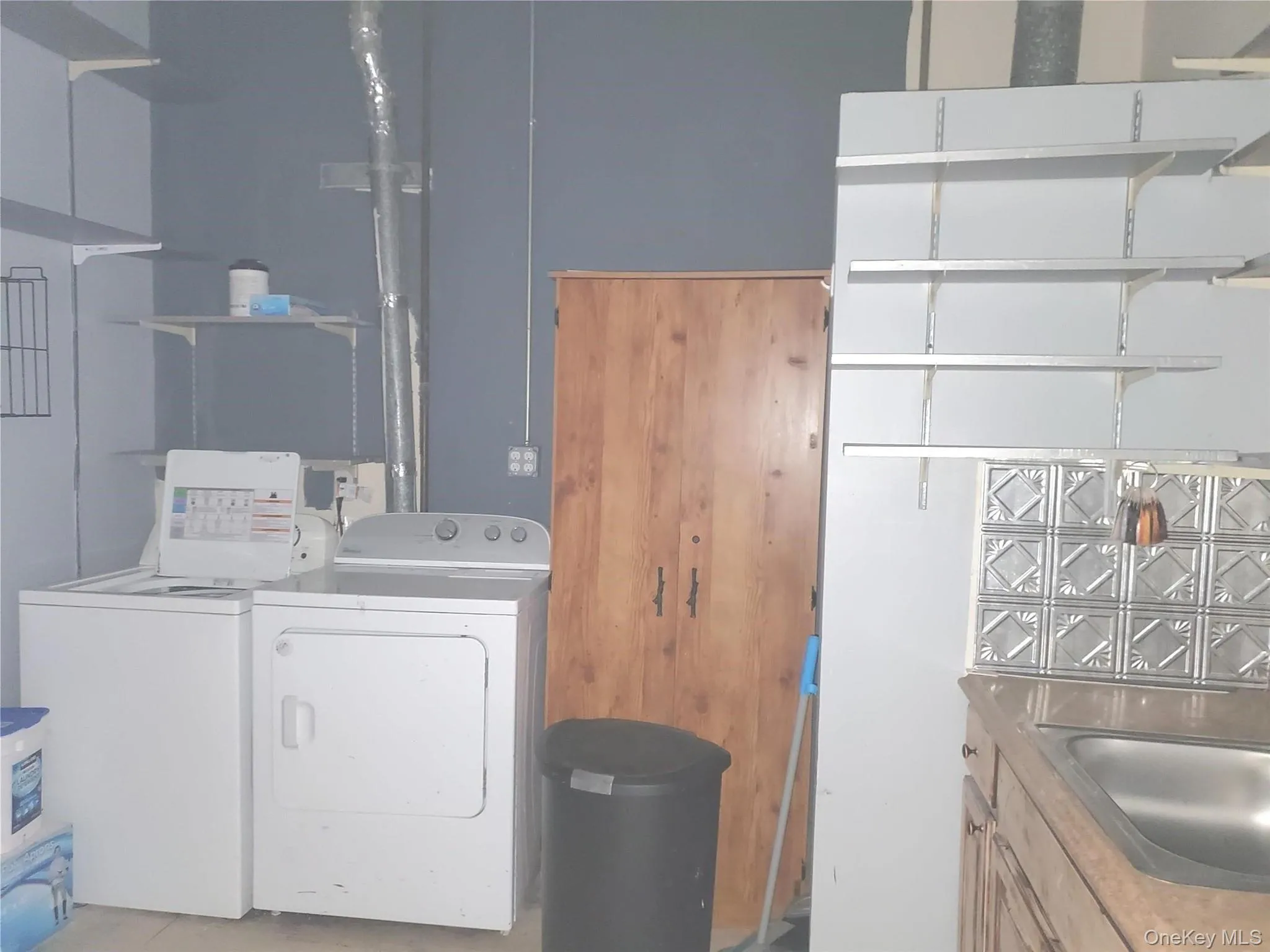 Washer & Dryer & Kitchenette Sink Washer & Dryer & Kitchenette Sink