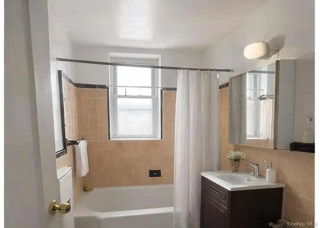 14444 41st Avenue, New York, NY, 1 Bedroom Bedrooms, 3 Rooms Rooms,1 BathroomBathrooms,Residential,For Rent,41st,0,1032992 14444 41st Avenue, New York, NY, 1 Bedroom Bedrooms, 3 Rooms Rooms,1 BathroomBathrooms,Residential,For Rent,41st,0,1032992