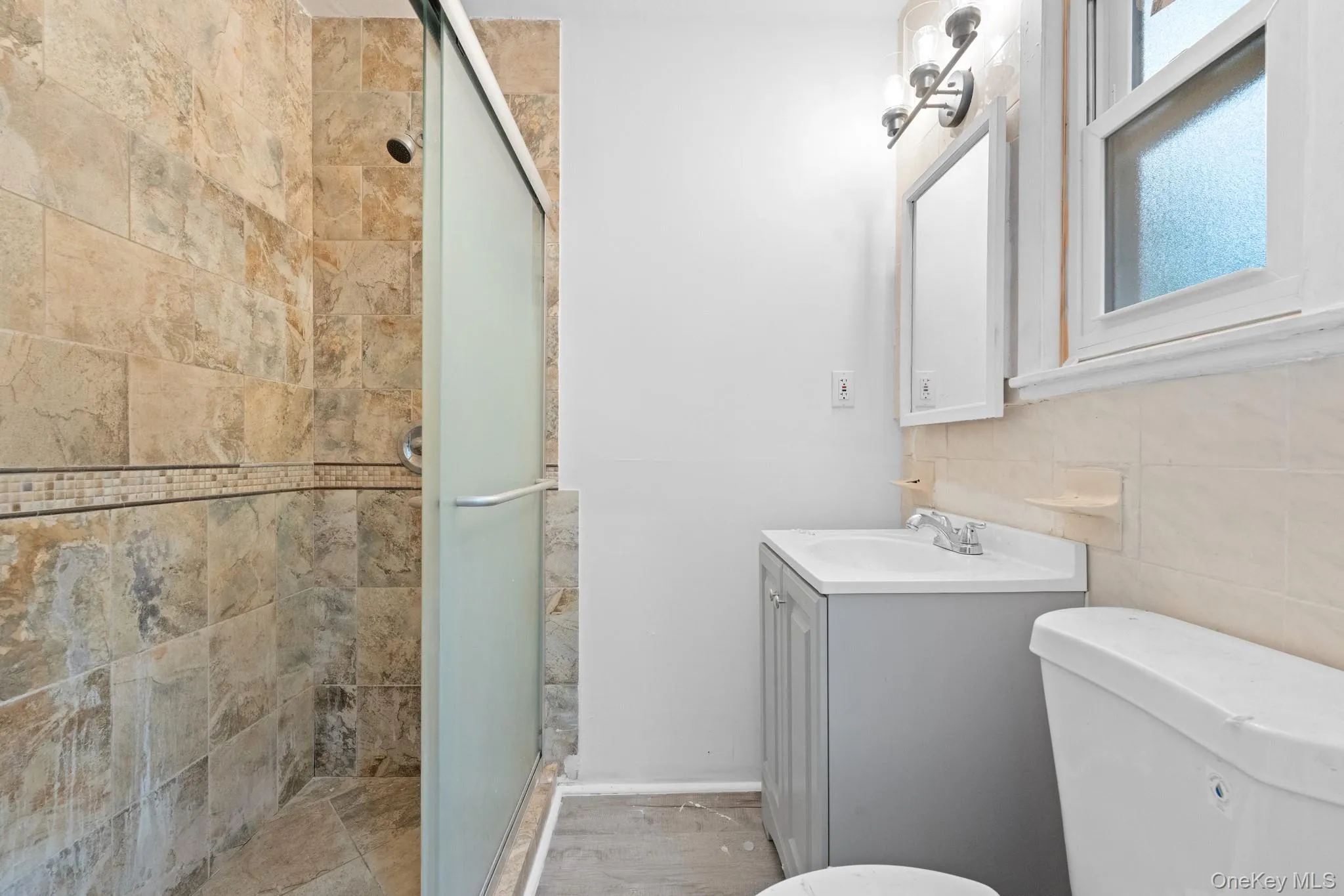 125 Caryl Avenue, Yonkers, NY, 3 Bedrooms Bedrooms, 12 Rooms Rooms,1 BathroomBathrooms,Residential,For Rent,Caryl,0,1032999 125 Caryl Avenue, Yonkers, NY, 3 Bedrooms Bedrooms, 12 Rooms Rooms,1 BathroomBathrooms,Residential,For Rent,Caryl,0,1032999