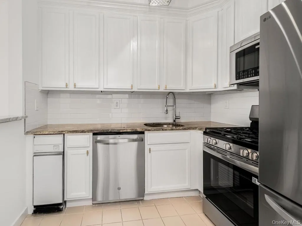 150 Surf Drive, New York, NY, 3 Bedrooms Bedrooms, 7 Rooms Rooms,2 BathroomsBathrooms,Residential,For Rent,Surf,0,1033005 150 Surf Drive, New York, NY, 3 Bedrooms Bedrooms, 7 Rooms Rooms,2 BathroomsBathrooms,Residential,For Rent,Surf,0,1033005