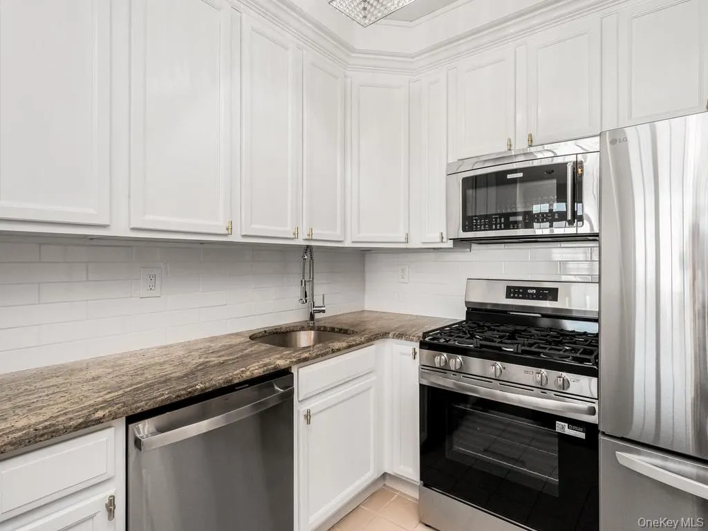 150 Surf Drive, New York, NY, 3 Bedrooms Bedrooms, 7 Rooms Rooms,2 BathroomsBathrooms,Residential,For Rent,Surf,0,1033005 150 Surf Drive, New York, NY, 3 Bedrooms Bedrooms, 7 Rooms Rooms,2 BathroomsBathrooms,Residential,For Rent,Surf,0,1033005