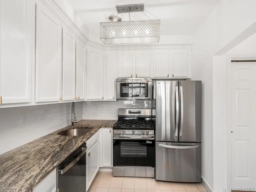 150 Surf Drive, New York, NY, 3 Bedrooms Bedrooms, 7 Rooms Rooms,2 BathroomsBathrooms,Residential,For Rent,Surf,0,1033005 150 Surf Drive, New York, NY, 3 Bedrooms Bedrooms, 7 Rooms Rooms,2 BathroomsBathrooms,Residential,For Rent,Surf,0,1033005