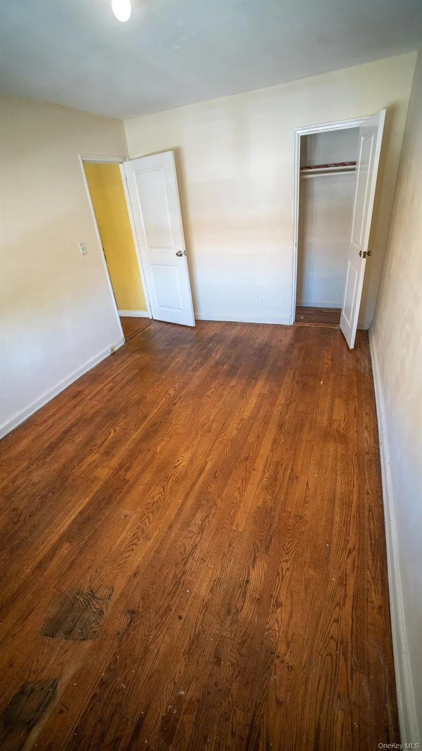 3830 Barnes Avenue, New York, NY, 4 Bedrooms Bedrooms, 7 Rooms Rooms,2 BathroomsBathrooms,Residential,For Rent,Barnes,0,1033008 3830 Barnes Avenue, New York, NY, 4 Bedrooms Bedrooms, 7 Rooms Rooms,2 BathroomsBathrooms,Residential,For Rent,Barnes,0,1033008