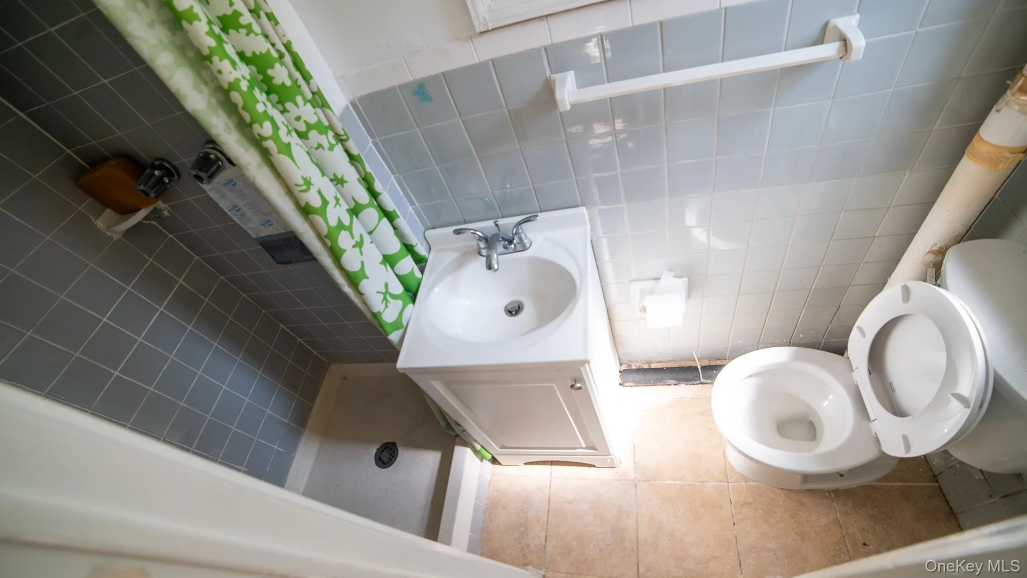 3830 Barnes Avenue, New York, NY, 4 Bedrooms Bedrooms, 7 Rooms Rooms,2 BathroomsBathrooms,Residential,For Rent,Barnes,0,1033008 3830 Barnes Avenue, New York, NY, 4 Bedrooms Bedrooms, 7 Rooms Rooms,2 BathroomsBathrooms,Residential,For Rent,Barnes,0,1033008