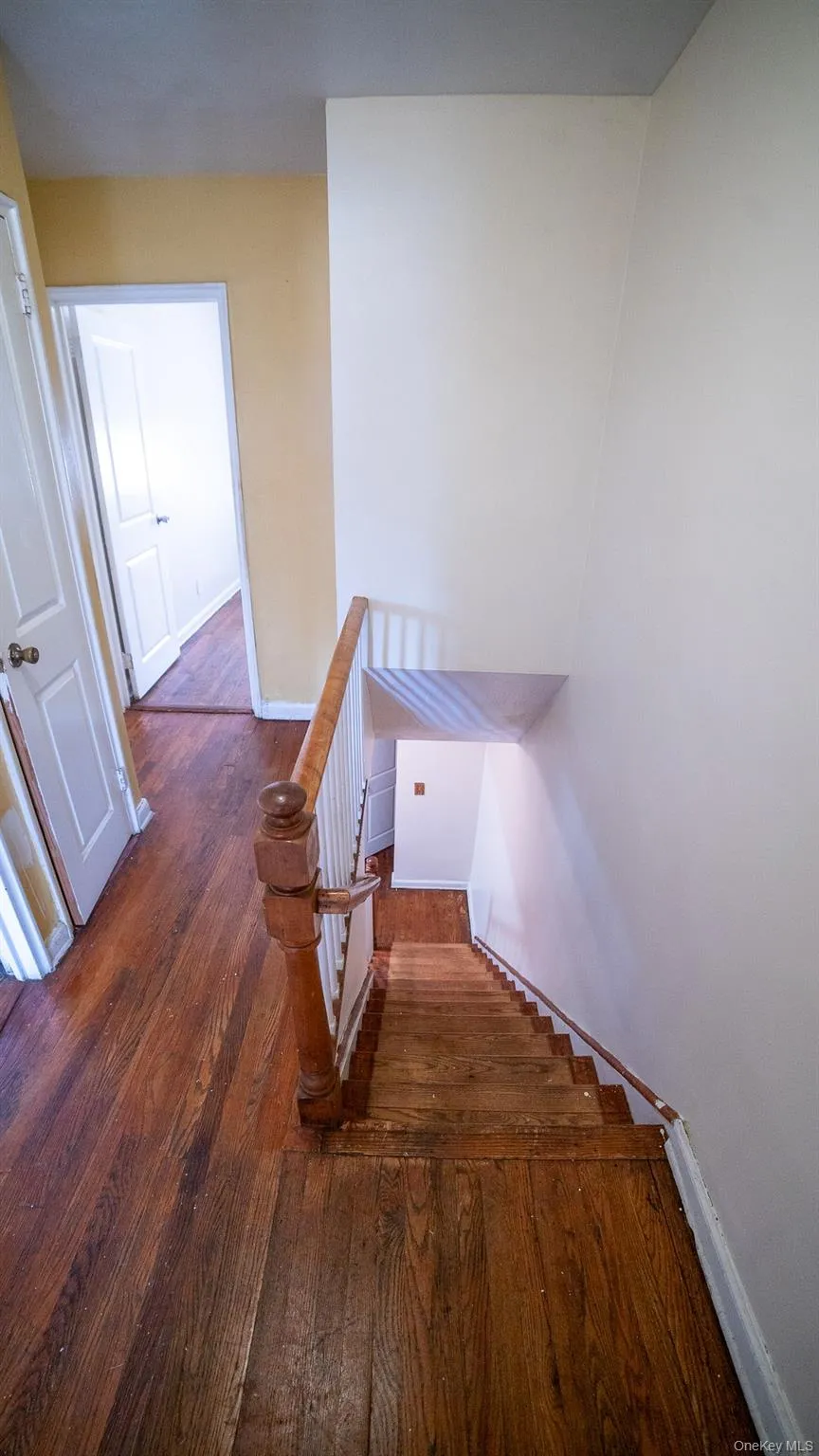 3830 Barnes Avenue, New York, NY, 4 Bedrooms Bedrooms, 7 Rooms Rooms,2 BathroomsBathrooms,Residential,For Rent,Barnes,0,1033008 3830 Barnes Avenue, New York, NY, 4 Bedrooms Bedrooms, 7 Rooms Rooms,2 BathroomsBathrooms,Residential,For Rent,Barnes,0,1033008