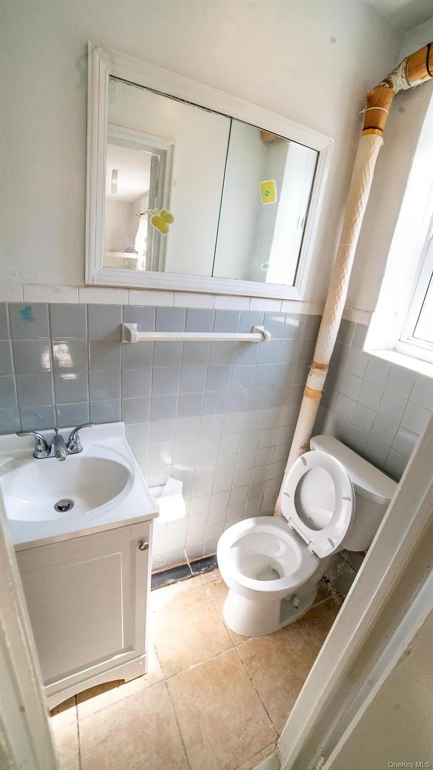 3830 Barnes Avenue, New York, NY, 4 Bedrooms Bedrooms, 7 Rooms Rooms,2 BathroomsBathrooms,Residential,For Rent,Barnes,0,1033008 3830 Barnes Avenue, New York, NY, 4 Bedrooms Bedrooms, 7 Rooms Rooms,2 BathroomsBathrooms,Residential,For Rent,Barnes,0,1033008