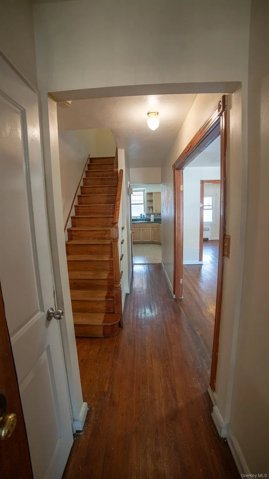 3830 Barnes Avenue, New York, NY, 4 Bedrooms Bedrooms, 7 Rooms Rooms,2 BathroomsBathrooms,Residential,For Rent,Barnes,0,1033008 3830 Barnes Avenue, New York, NY, 4 Bedrooms Bedrooms, 7 Rooms Rooms,2 BathroomsBathrooms,Residential,For Rent,Barnes,0,1033008