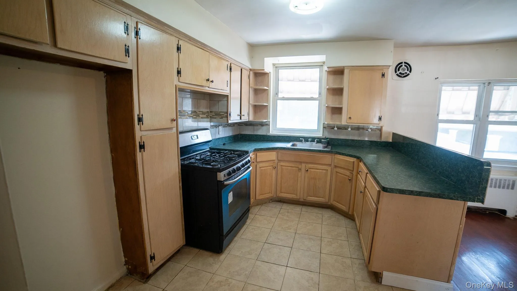 3830 Barnes Avenue, New York, NY, 4 Bedrooms Bedrooms, 7 Rooms Rooms,2 BathroomsBathrooms,Residential,For Rent,Barnes,0,1033008 3830 Barnes Avenue, New York, NY, 4 Bedrooms Bedrooms, 7 Rooms Rooms,2 BathroomsBathrooms,Residential,For Rent,Barnes,0,1033008
