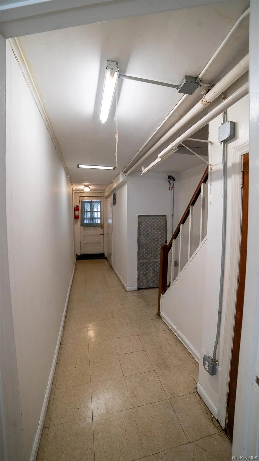 3830 Barnes Avenue, New York, NY, 4 Bedrooms Bedrooms, 7 Rooms Rooms,2 BathroomsBathrooms,Residential,For Rent,Barnes,0,1033008 3830 Barnes Avenue, New York, NY, 4 Bedrooms Bedrooms, 7 Rooms Rooms,2 BathroomsBathrooms,Residential,For Rent,Barnes,0,1033008