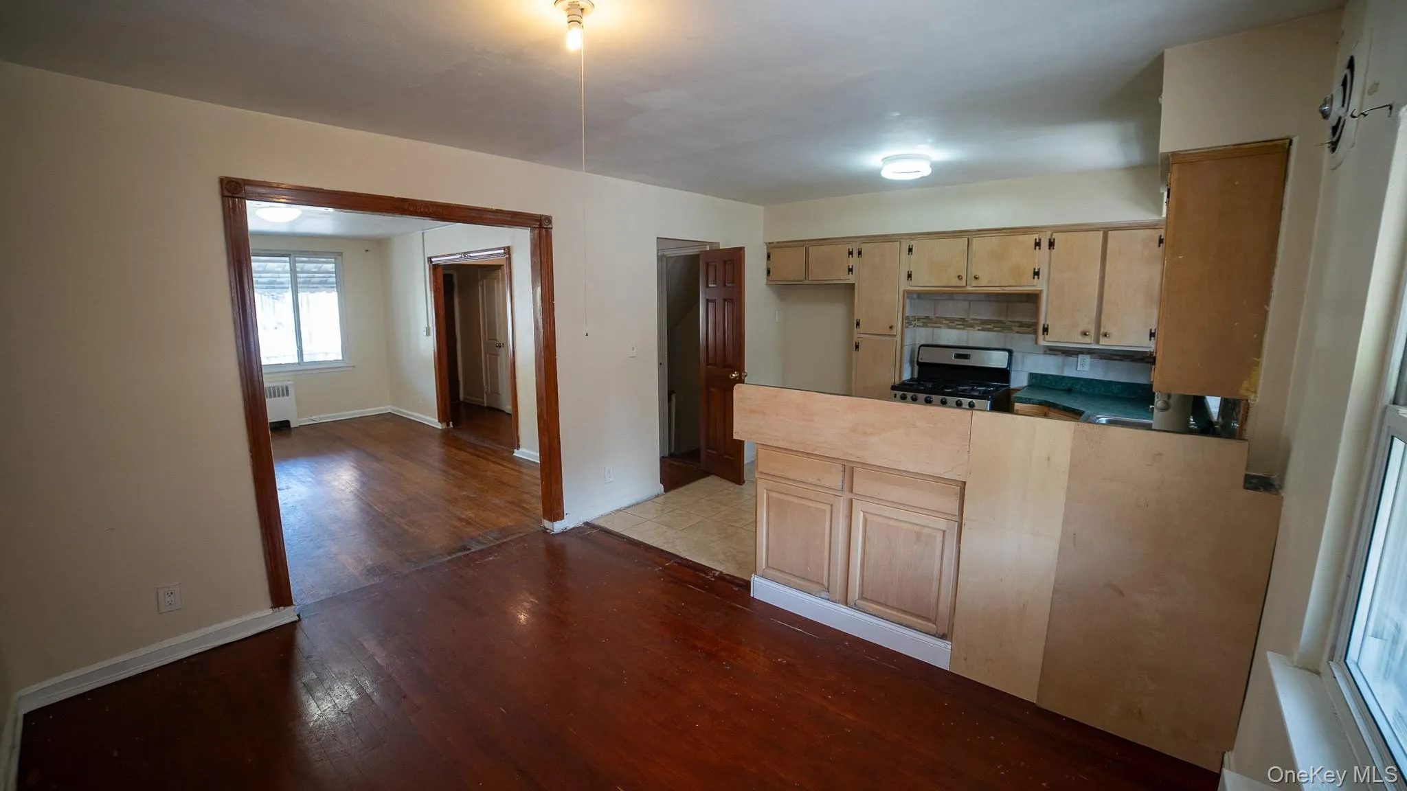 3830 Barnes Avenue, New York, NY, 4 Bedrooms Bedrooms, 7 Rooms Rooms,2 BathroomsBathrooms,Residential,For Rent,Barnes,0,1033008 3830 Barnes Avenue, New York, NY, 4 Bedrooms Bedrooms, 7 Rooms Rooms,2 BathroomsBathrooms,Residential,For Rent,Barnes,0,1033008
