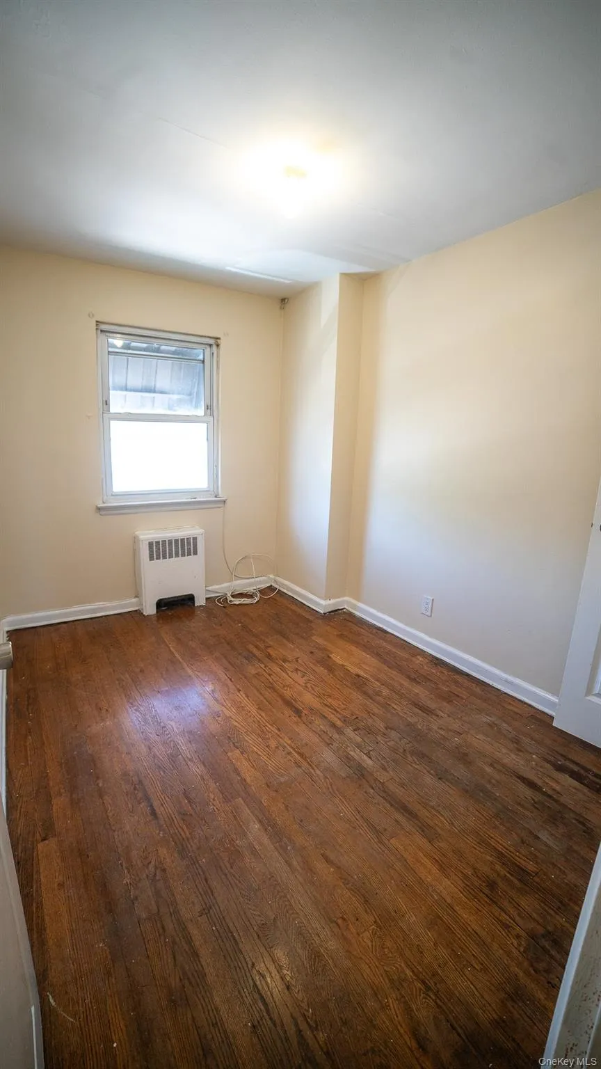 3830 Barnes Avenue, New York, NY, 4 Bedrooms Bedrooms, 7 Rooms Rooms,2 BathroomsBathrooms,Residential,For Rent,Barnes,0,1033008 3830 Barnes Avenue, New York, NY, 4 Bedrooms Bedrooms, 7 Rooms Rooms,2 BathroomsBathrooms,Residential,For Rent,Barnes,0,1033008