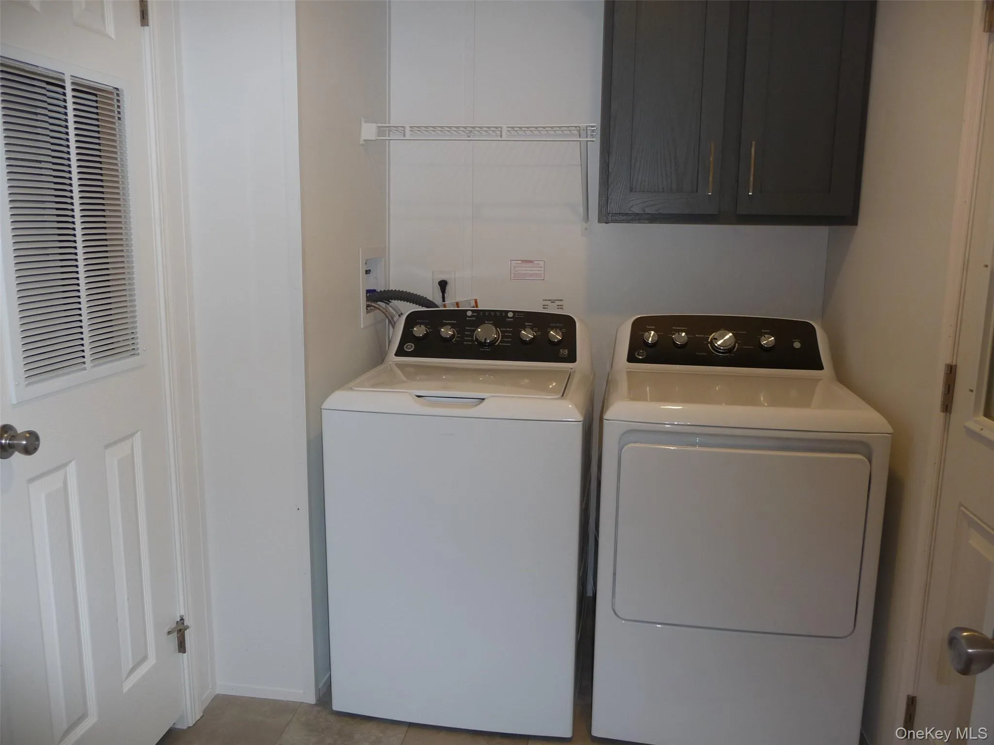 40 Fourth Street, Deerpark, NY, 3 Bedrooms Bedrooms, 7 Rooms Rooms,2 BathroomsBathrooms,Residential Lease,For Rent,Fourth,0,1033013 40 Fourth Street, Deerpark, NY, 3 Bedrooms Bedrooms, 7 Rooms Rooms,2 BathroomsBathrooms,Residential Lease,For Rent,Fourth,0,1033013