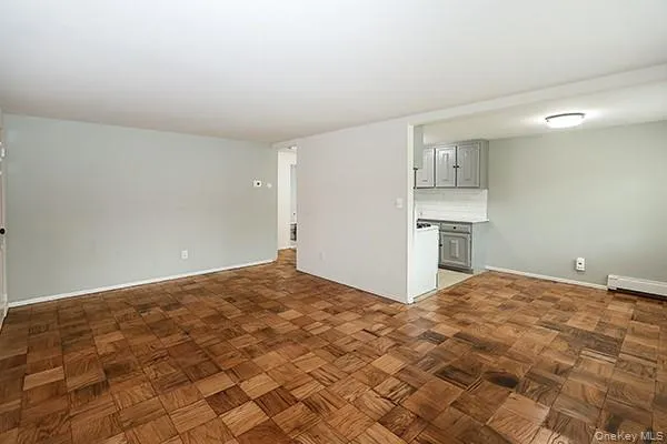 178 Jervis Avenue, Babylon, NY, 1 Bedroom Bedrooms, 4 Rooms Rooms,1 BathroomBathrooms,Residential Lease,For Rent,Jervis,0,1033016 178 Jervis Avenue, Babylon, NY, 1 Bedroom Bedrooms, 4 Rooms Rooms,1 BathroomBathrooms,Residential Lease,For Rent,Jervis,0,1033016