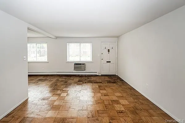 178 Jervis Avenue, Babylon, NY, 1 Bedroom Bedrooms, 4 Rooms Rooms,1 BathroomBathrooms,Residential Lease,For Rent,Jervis,0,1033016 178 Jervis Avenue, Babylon, NY, 1 Bedroom Bedrooms, 4 Rooms Rooms,1 BathroomBathrooms,Residential Lease,For Rent,Jervis,0,1033016