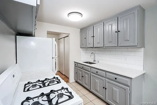 178 Jervis Avenue, Babylon, NY, 1 Bedroom Bedrooms, 4 Rooms Rooms,1 BathroomBathrooms,Residential Lease,For Rent,Jervis,0,1033016 178 Jervis Avenue, Babylon, NY, 1 Bedroom Bedrooms, 4 Rooms Rooms,1 BathroomBathrooms,Residential Lease,For Rent,Jervis,0,1033016