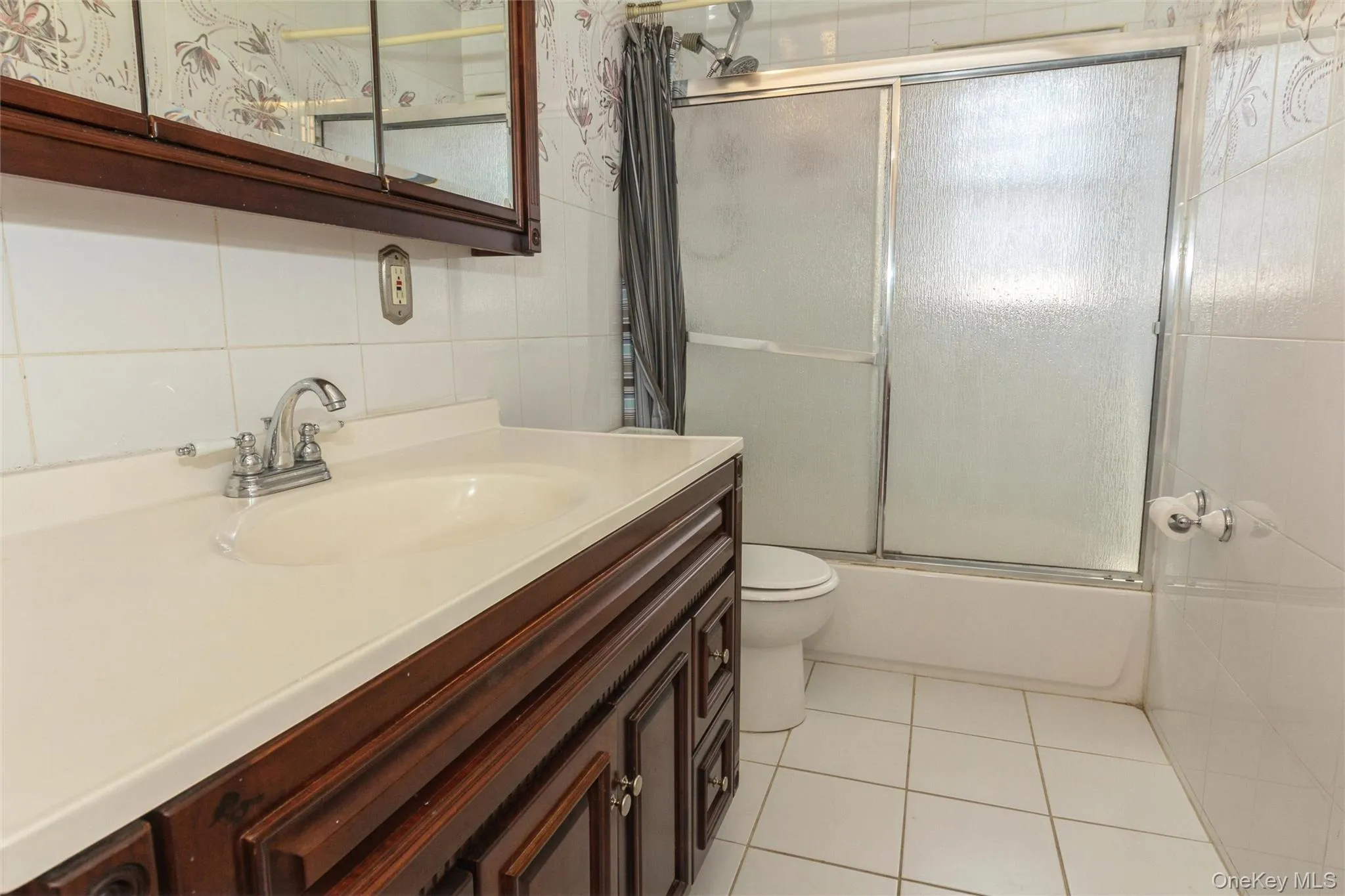 786 Carl Avenue, Hempstead, NY, 4 Bedrooms Bedrooms, 11 Rooms Rooms,2 BathroomsBathrooms,Residential,For Rent,Carl,0,1033017 786 Carl Avenue, Hempstead, NY, 4 Bedrooms Bedrooms, 11 Rooms Rooms,2 BathroomsBathrooms,Residential,For Rent,Carl,0,1033017