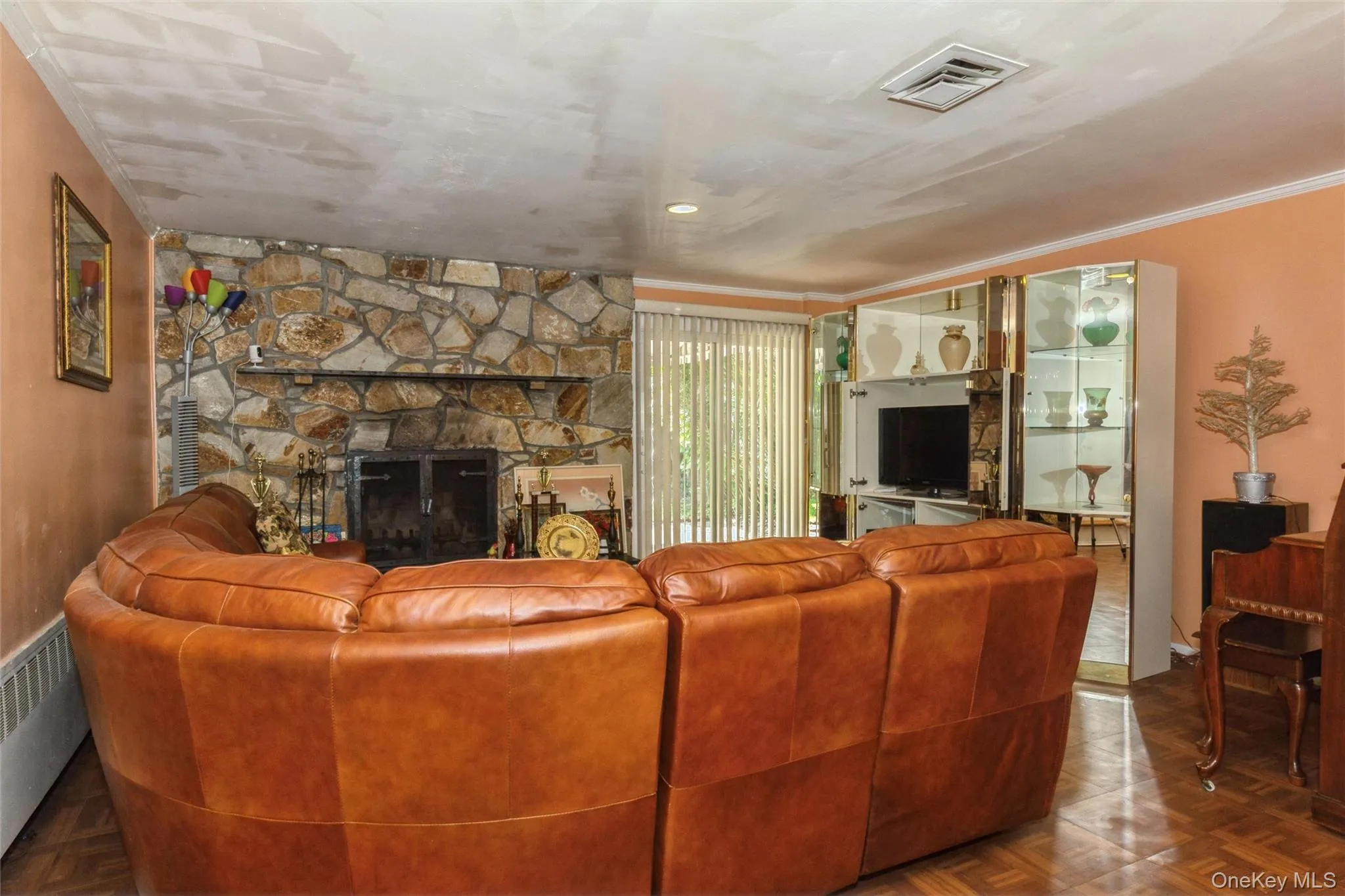 786 Carl Avenue, Hempstead, NY, 4 Bedrooms Bedrooms, 11 Rooms Rooms,2 BathroomsBathrooms,Residential,For Rent,Carl,0,1033017 786 Carl Avenue, Hempstead, NY, 4 Bedrooms Bedrooms, 11 Rooms Rooms,2 BathroomsBathrooms,Residential,For Rent,Carl,0,1033017