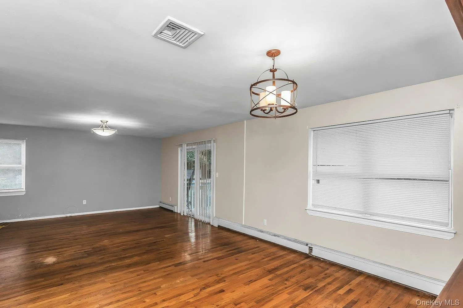 356 Woodfield Road, Hempstead, NY, 4 Bedrooms Bedrooms, 9 Rooms Rooms,4 BathroomsBathrooms,Residential,For Rent,Woodfield,0,1033019 356 Woodfield Road, Hempstead, NY, 4 Bedrooms Bedrooms, 9 Rooms Rooms,4 BathroomsBathrooms,Residential,For Rent,Woodfield,0,1033019