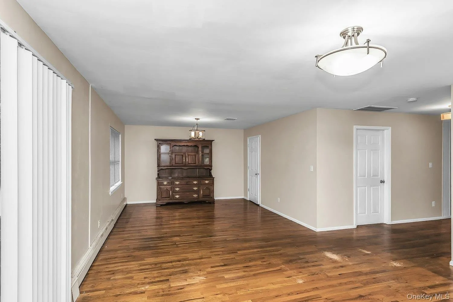 356 Woodfield Road, Hempstead, NY, 4 Bedrooms Bedrooms, 9 Rooms Rooms,4 BathroomsBathrooms,Residential,For Rent,Woodfield,0,1033019 356 Woodfield Road, Hempstead, NY, 4 Bedrooms Bedrooms, 9 Rooms Rooms,4 BathroomsBathrooms,Residential,For Rent,Woodfield,0,1033019