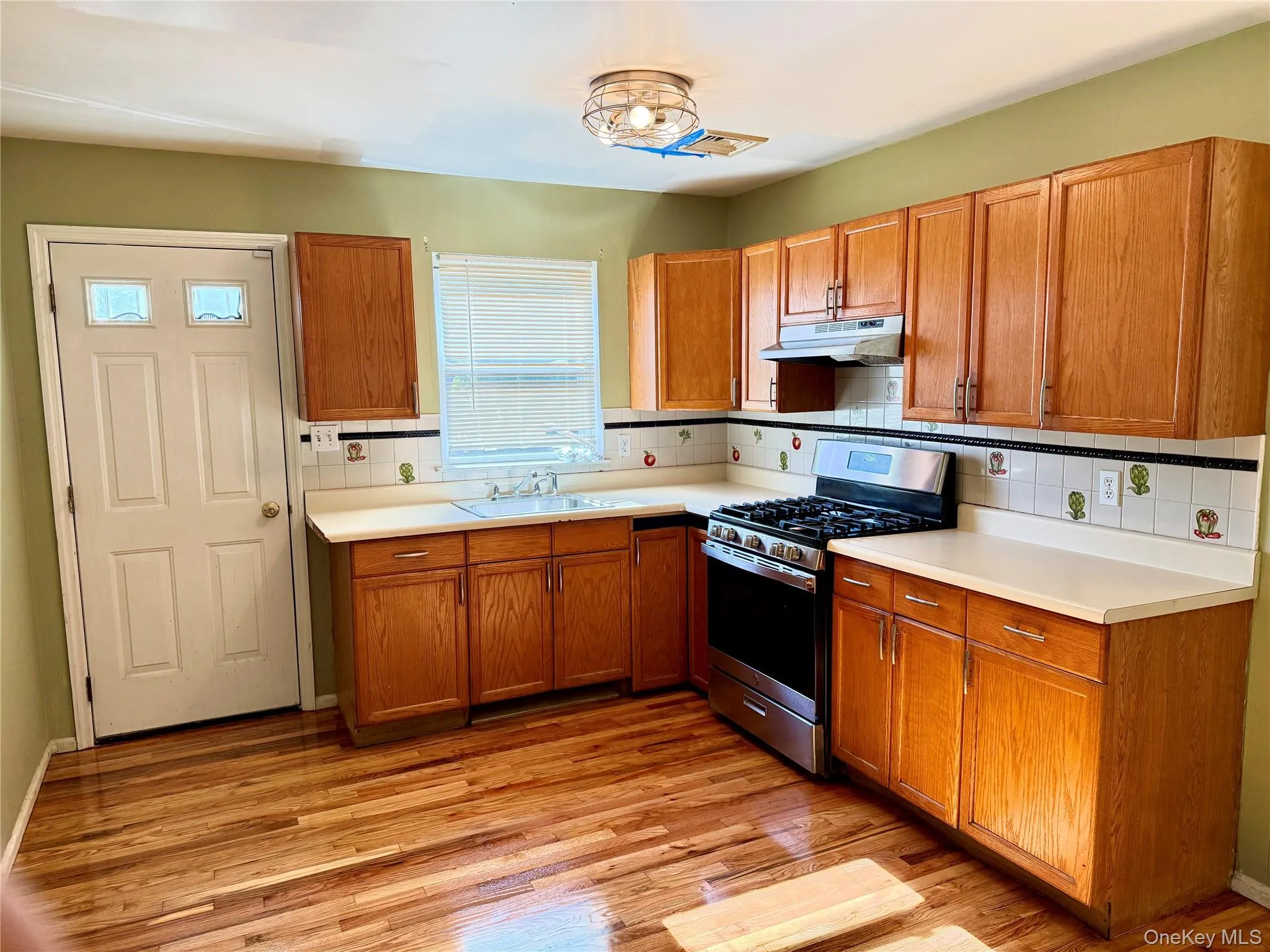 356 Woodfield Road, Hempstead, NY, 7 Bedrooms Bedrooms, 12 Rooms Rooms,4 BathroomsBathrooms,Residential,For Rent,Woodfield,0,1033019 356 Woodfield Road, Hempstead, NY, 7 Bedrooms Bedrooms, 12 Rooms Rooms,4 BathroomsBathrooms,Residential,For Rent,Woodfield,0,1033019