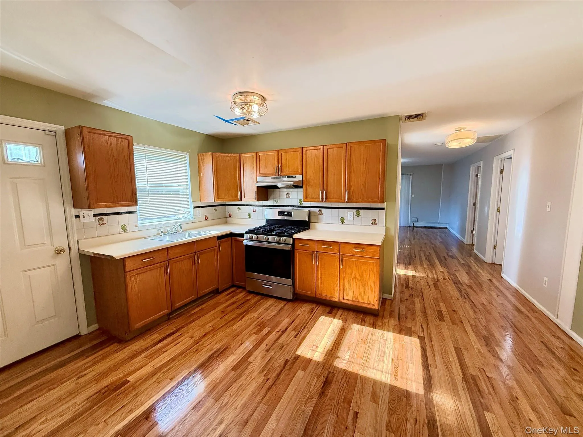 356 Woodfield Road, Hempstead, NY, 7 Bedrooms Bedrooms, 12 Rooms Rooms,4 BathroomsBathrooms,Residential,For Rent,Woodfield,0,1033019 356 Woodfield Road, Hempstead, NY, 7 Bedrooms Bedrooms, 12 Rooms Rooms,4 BathroomsBathrooms,Residential,For Rent,Woodfield,0,1033019