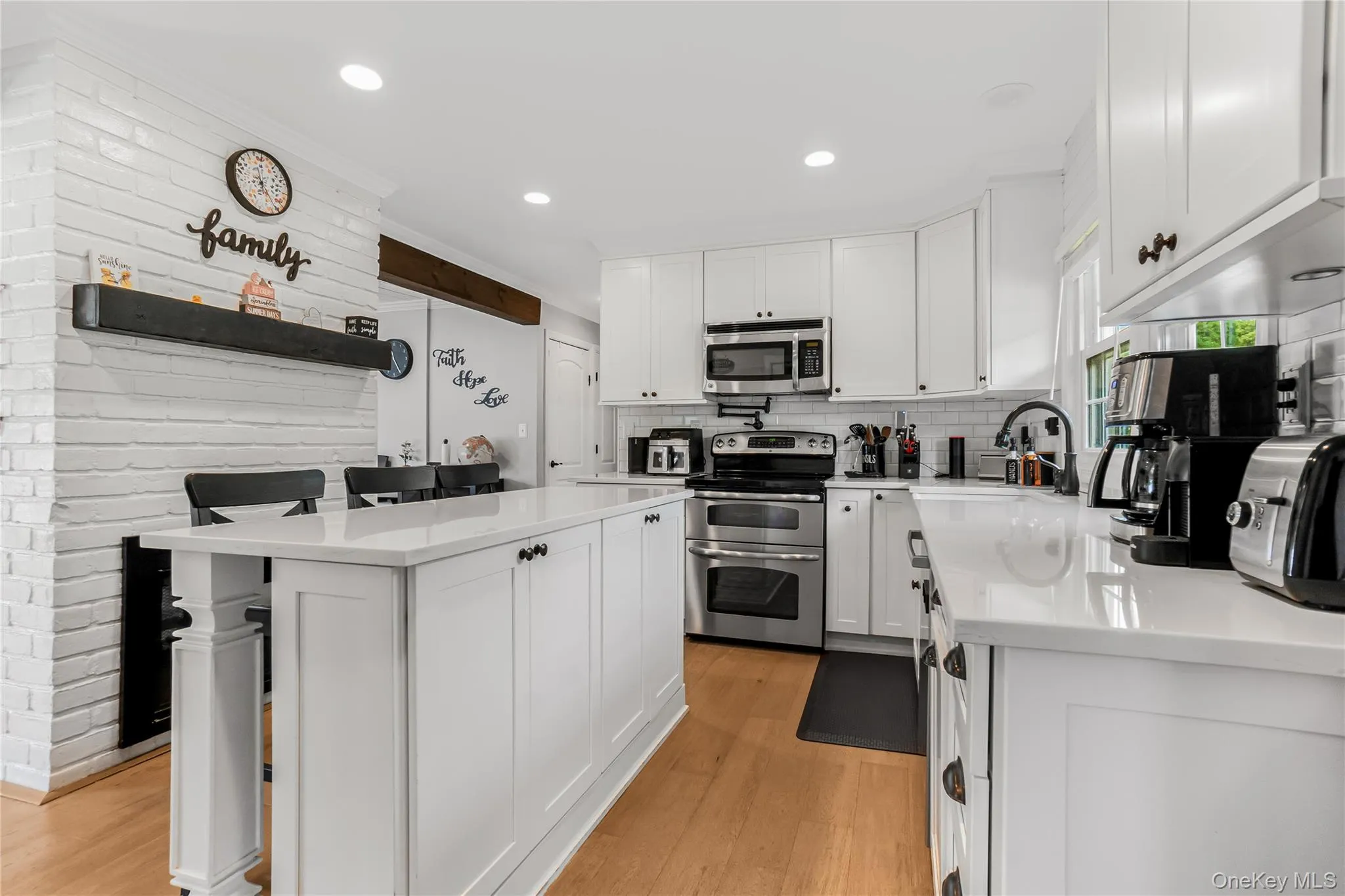 93 Duckpond Drive, Hempstead, NY, 4 Bedrooms Bedrooms, 8 Rooms Rooms,2 BathroomsBathrooms,Residential,For Rent,Duckpond,0,1033021 93 Duckpond Drive, Hempstead, NY, 4 Bedrooms Bedrooms, 8 Rooms Rooms,2 BathroomsBathrooms,Residential,For Rent,Duckpond,0,1033021
