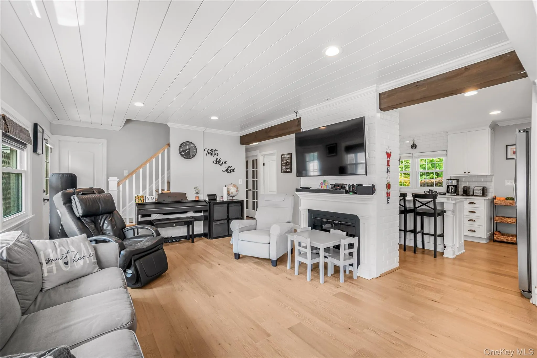 93 Duckpond Drive, Hempstead, NY, 4 Bedrooms Bedrooms, 8 Rooms Rooms,2 BathroomsBathrooms,Residential,For Rent,Duckpond,0,1033021 93 Duckpond Drive, Hempstead, NY, 4 Bedrooms Bedrooms, 8 Rooms Rooms,2 BathroomsBathrooms,Residential,For Rent,Duckpond,0,1033021