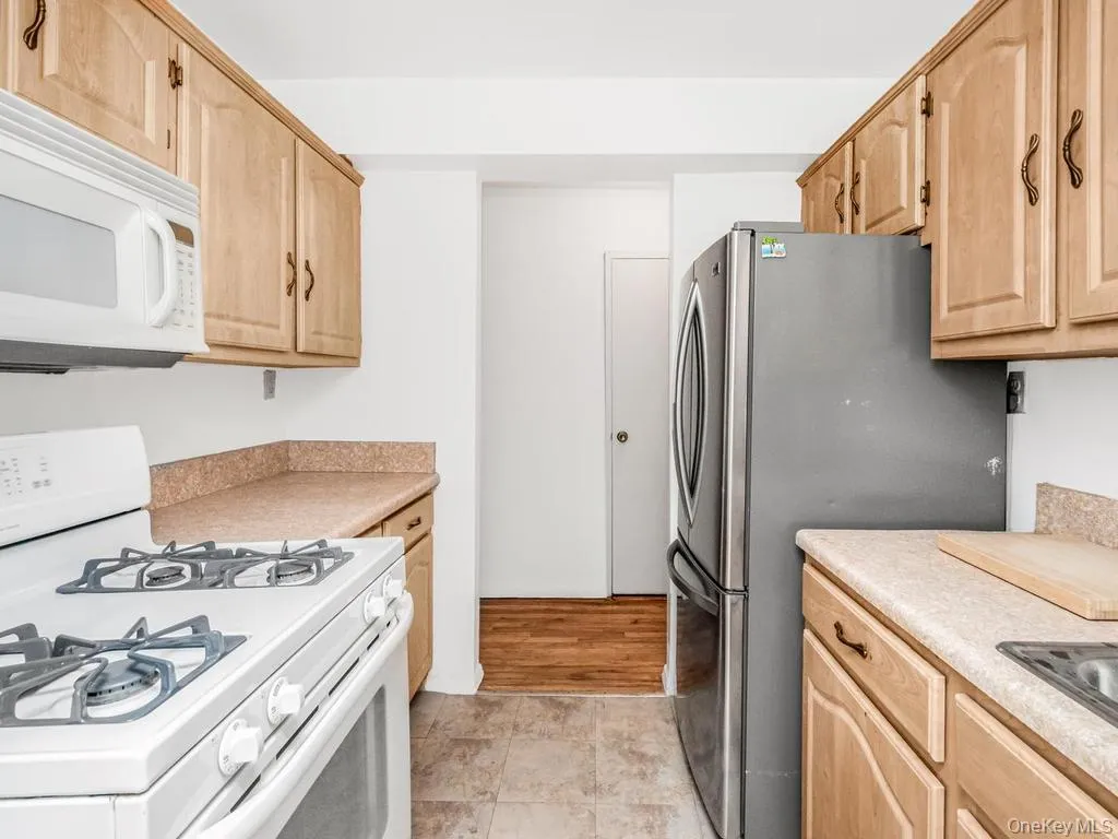 2736 Independence Avenue, New York, NY, 1 Bedroom Bedrooms, 3 Rooms Rooms,1 BathroomBathrooms,Residential,For Rent,Independence,0,1033022 2736 Independence Avenue, New York, NY, 1 Bedroom Bedrooms, 3 Rooms Rooms,1 BathroomBathrooms,Residential,For Rent,Independence,0,1033022