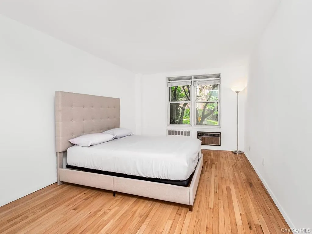2736 Independence Avenue, New York, NY, 1 Bedroom Bedrooms, 3 Rooms Rooms,1 BathroomBathrooms,Residential,For Rent,Independence,0,1033022 2736 Independence Avenue, New York, NY, 1 Bedroom Bedrooms, 3 Rooms Rooms,1 BathroomBathrooms,Residential,For Rent,Independence,0,1033022