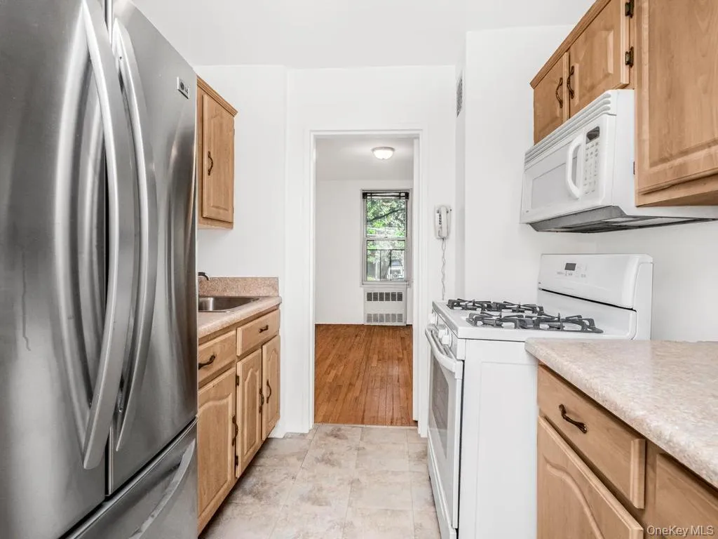 2736 Independence Avenue, New York, NY, 1 Bedroom Bedrooms, 3 Rooms Rooms,1 BathroomBathrooms,Residential,For Rent,Independence,0,1033022 2736 Independence Avenue, New York, NY, 1 Bedroom Bedrooms, 3 Rooms Rooms,1 BathroomBathrooms,Residential,For Rent,Independence,0,1033022