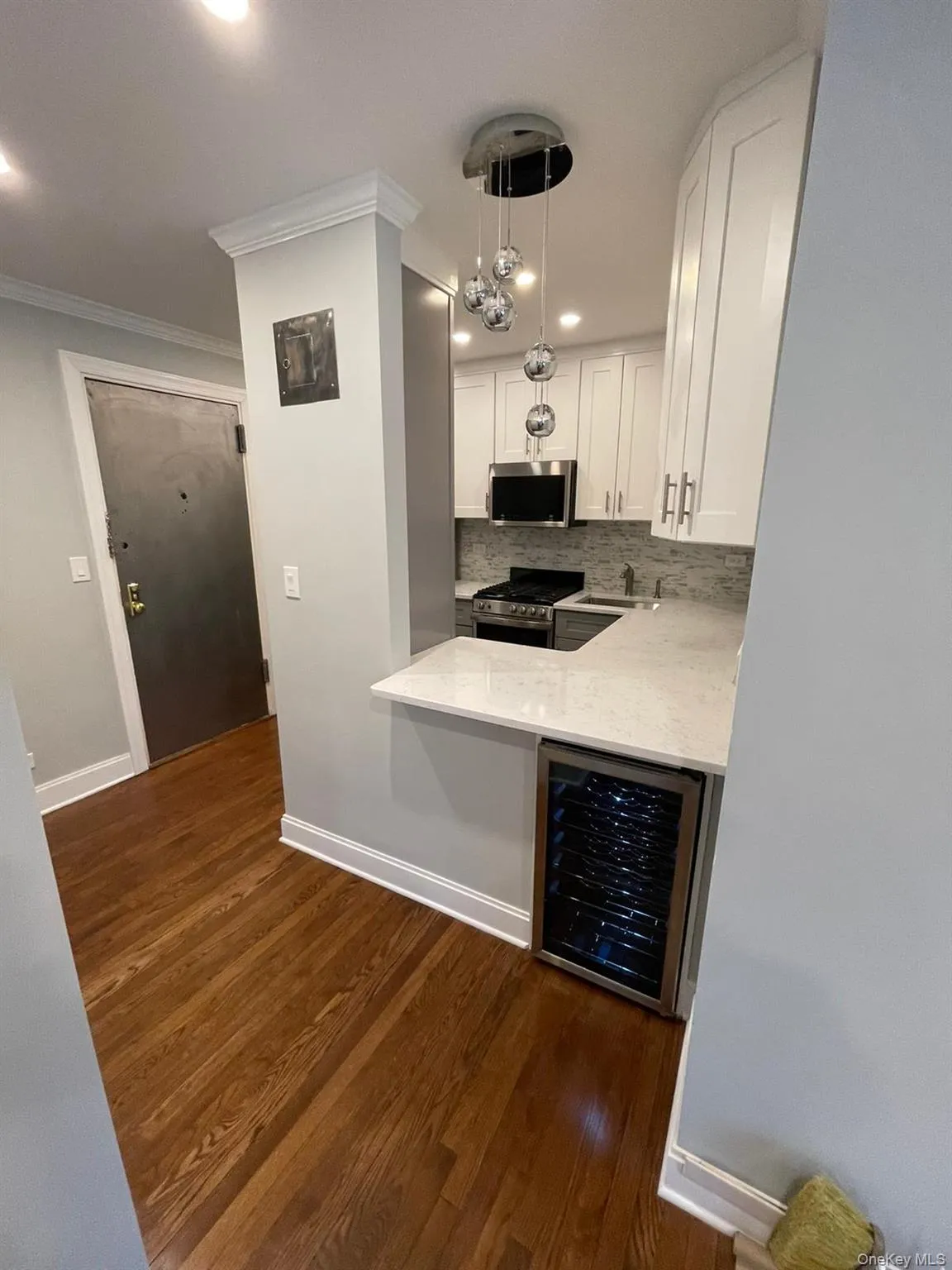With wine bar With wine bar