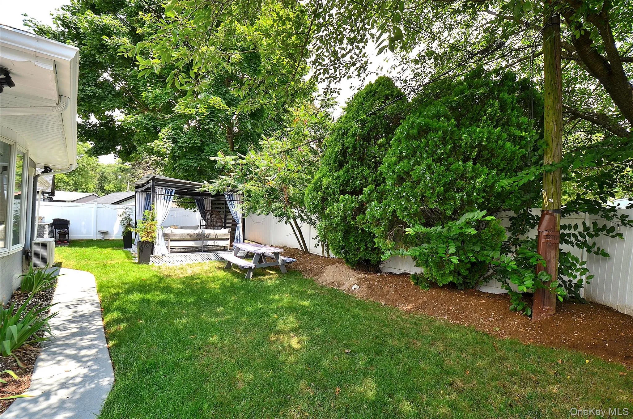 831 Shell Street, Hempstead, NY, 3 Bedrooms Bedrooms, 11 Rooms Rooms,2 BathroomsBathrooms,Residential,For Rent,Shell,0,1033025 831 Shell Street, Hempstead, NY, 3 Bedrooms Bedrooms, 11 Rooms Rooms,2 BathroomsBathrooms,Residential,For Rent,Shell,0,1033025