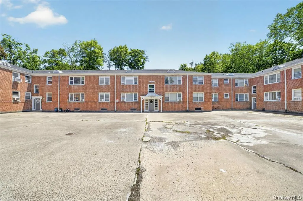 205 Post Road, White Plains, NY, 2 Bedrooms Bedrooms, 4 Rooms Rooms,1 BathroomBathrooms,Residential,For Rent,Post Road,0,1033029 205 Post Road, White Plains, NY, 2 Bedrooms Bedrooms, 4 Rooms Rooms,1 BathroomBathrooms,Residential,For Rent,Post Road,0,1033029
