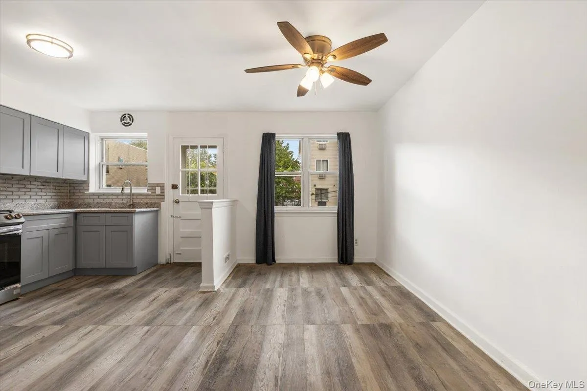 1319 Hicks Street, New York, NY, 3 Bedrooms Bedrooms, 6 Rooms Rooms,1 BathroomBathrooms,Residential,For Rent,Hicks,0,1033031 1319 Hicks Street, New York, NY, 3 Bedrooms Bedrooms, 6 Rooms Rooms,1 BathroomBathrooms,Residential,For Rent,Hicks,0,1033031