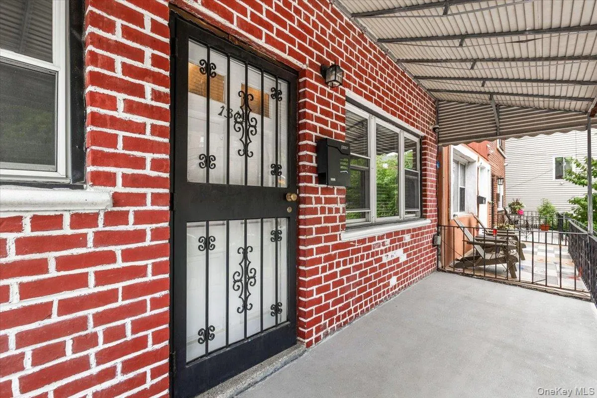 1319 Hicks Street, New York, NY, 3 Bedrooms Bedrooms, 6 Rooms Rooms,1 BathroomBathrooms,Residential,For Rent,Hicks,0,1033031 1319 Hicks Street, New York, NY, 3 Bedrooms Bedrooms, 6 Rooms Rooms,1 BathroomBathrooms,Residential,For Rent,Hicks,0,1033031