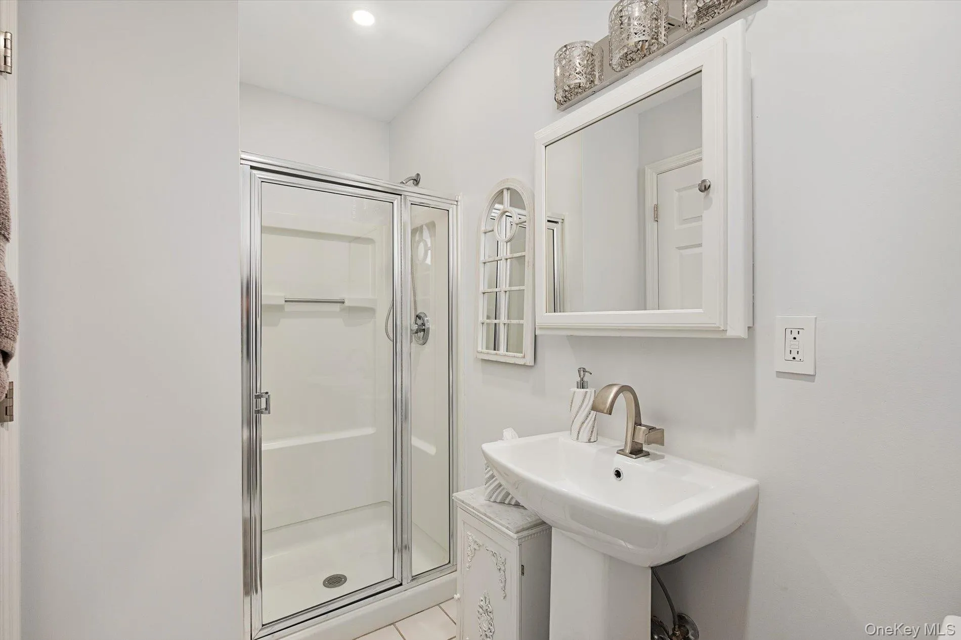 2nd BR Full Bath 2nd BR Full Bath