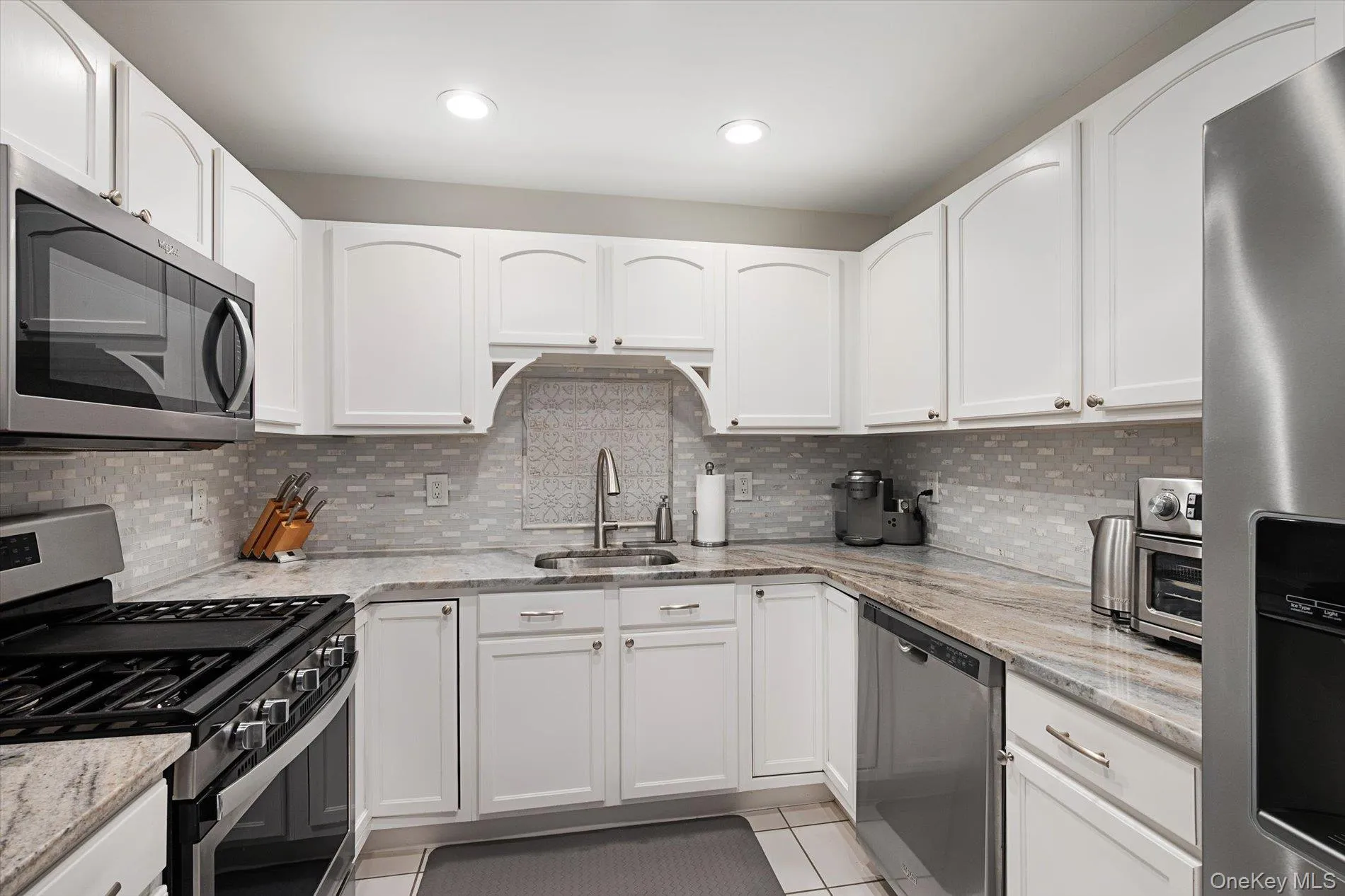 1116 Savoy Drive, Huntington, NY, 2 Bedrooms Bedrooms, 4 Rooms Rooms,2 BathroomsBathrooms,Residential,For Rent,Savoy,0,1033034 1116 Savoy Drive, Huntington, NY, 2 Bedrooms Bedrooms, 4 Rooms Rooms,2 BathroomsBathrooms,Residential,For Rent,Savoy,0,1033034