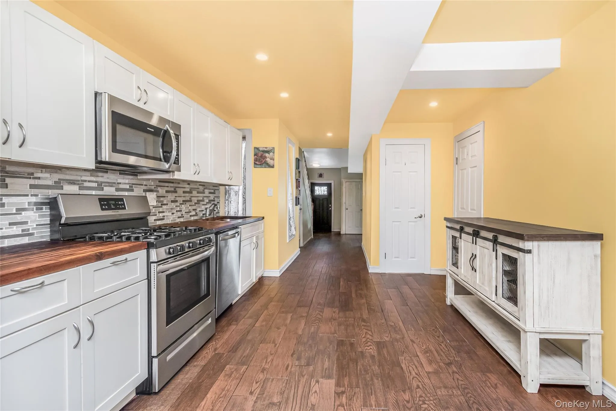269 Swinton Avenue, New York, NY, 3 Bedrooms Bedrooms, 8 Rooms Rooms,2 BathroomsBathrooms,Residential,For Rent,Swinton,0,1033037 269 Swinton Avenue, New York, NY, 3 Bedrooms Bedrooms, 8 Rooms Rooms,2 BathroomsBathrooms,Residential,For Rent,Swinton,0,1033037