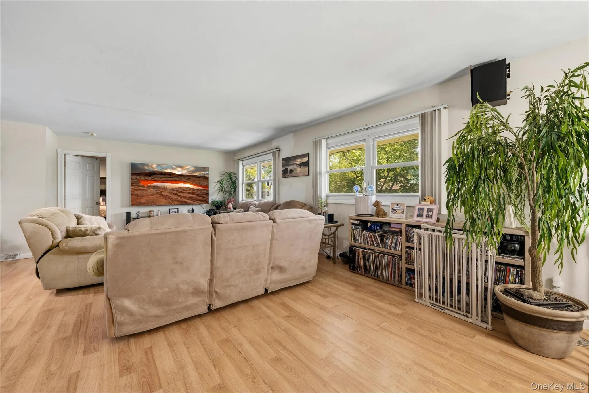 358 Lake Shore Drive, Blooming Grove, NY, 6 Bedrooms Bedrooms, 11 Rooms Rooms,3 BathroomsBathrooms,Residential,For Rent,Lake Shore,0,1033040 358 Lake Shore Drive, Blooming Grove, NY, 6 Bedrooms Bedrooms, 11 Rooms Rooms,3 BathroomsBathrooms,Residential,For Rent,Lake Shore,0,1033040