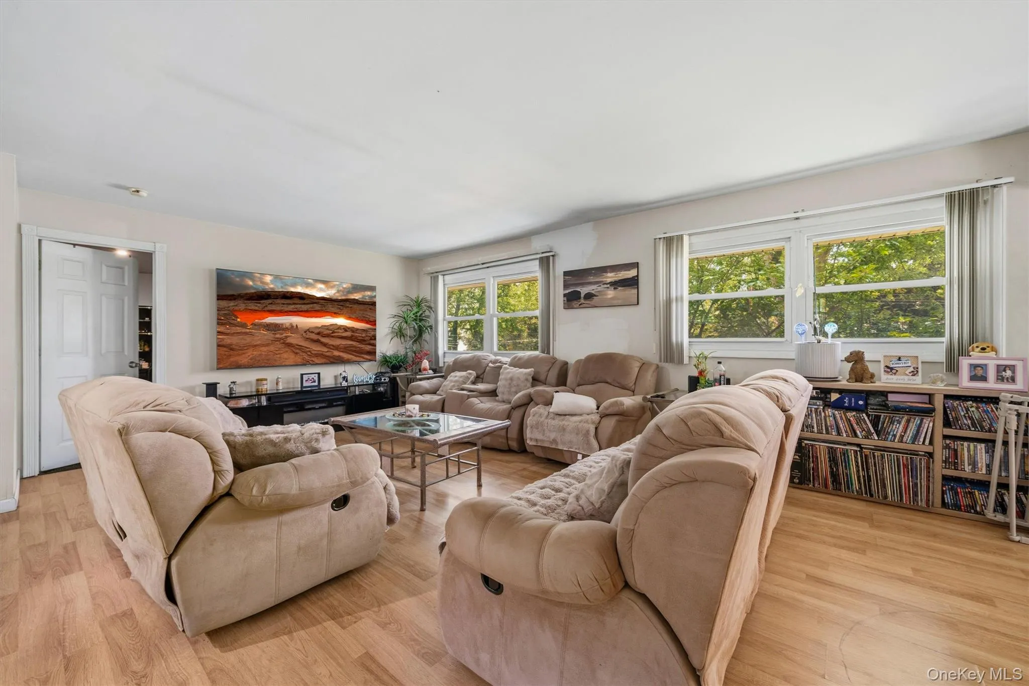 358 Lake Shore Drive, Blooming Grove, NY, 6 Bedrooms Bedrooms, 11 Rooms Rooms,3 BathroomsBathrooms,Residential,For Rent,Lake Shore,0,1033040 358 Lake Shore Drive, Blooming Grove, NY, 6 Bedrooms Bedrooms, 11 Rooms Rooms,3 BathroomsBathrooms,Residential,For Rent,Lake Shore,0,1033040